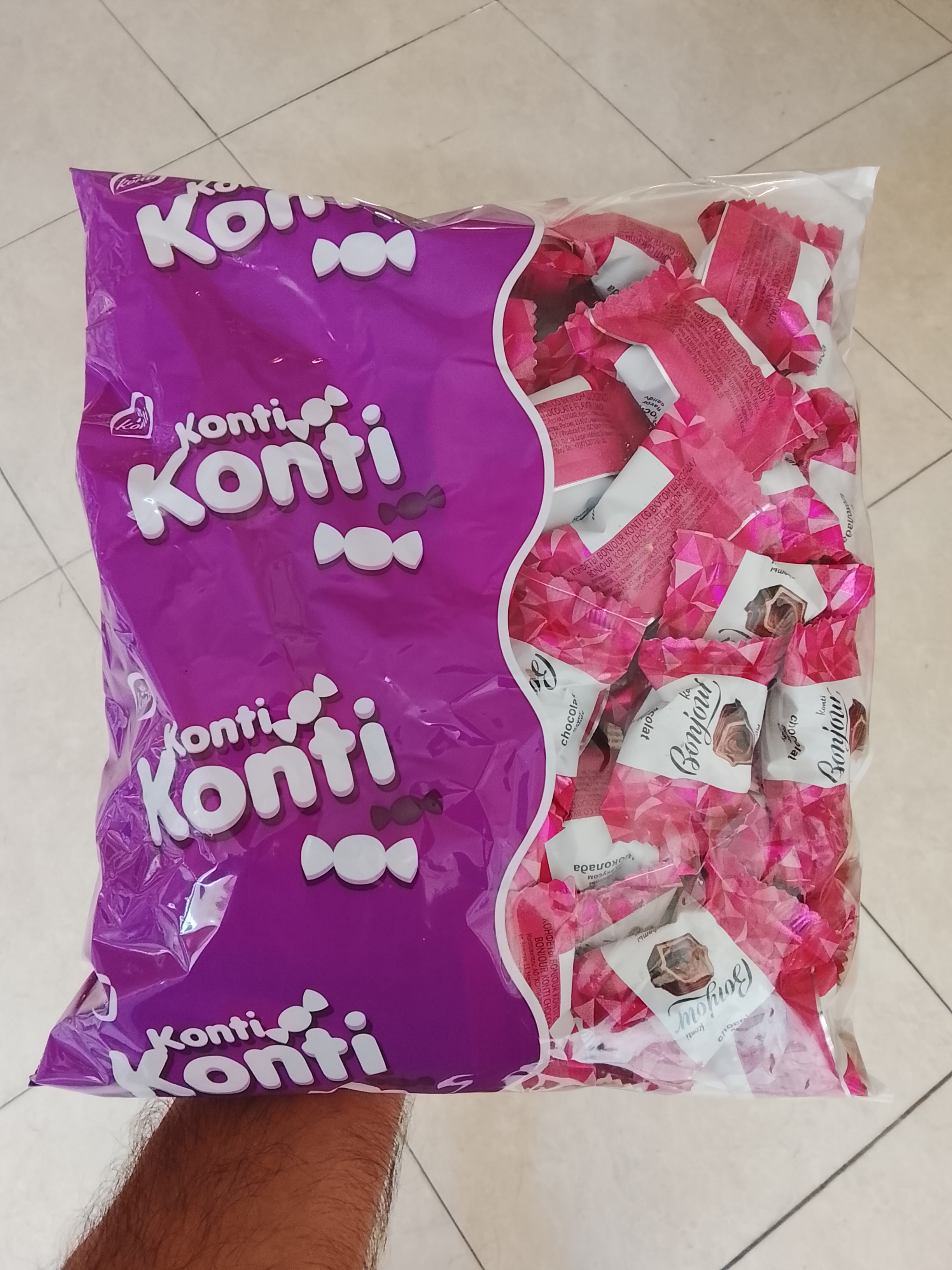 ویفر بونجور توتفرنگی کارامل برند konti روسیه ( کارتنی )